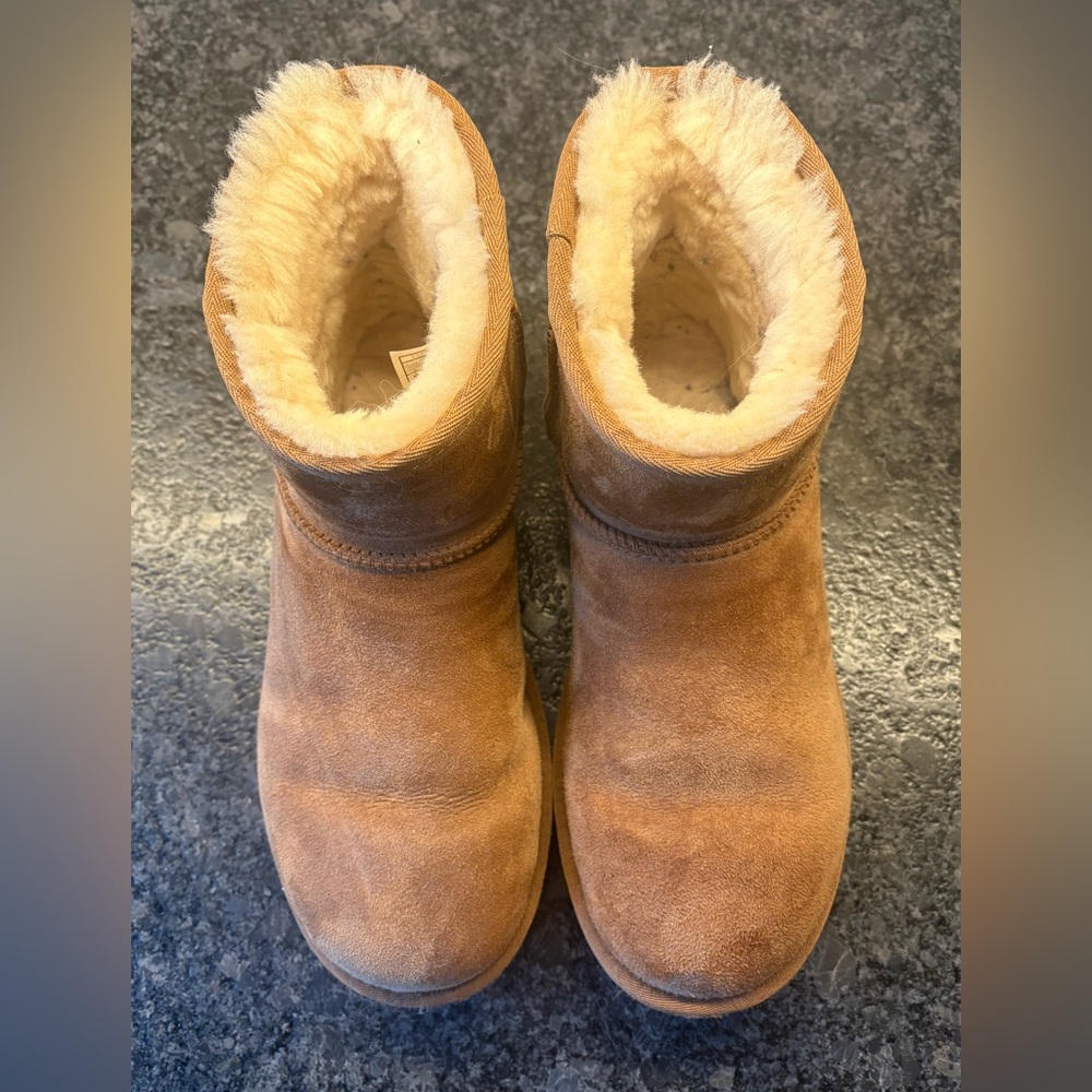 Short UGG Boots - CLASSIC MINI II - Womens 9